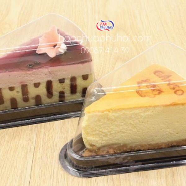 Hộp nhựa tam giác đế đen đựng bánh JB03